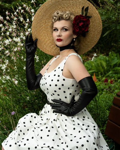 Woman's Scoop Neck Polka Dot Swing Dress in White-Black