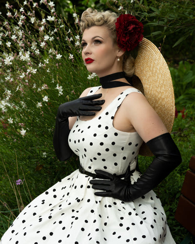 Woman's Scoop Neck Polka Dot Swing Dress in White-Black