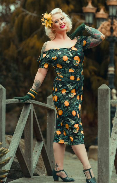 EU STOCK Monroe Off-the-Shoulder Pencil Dress in Black Lemon Print