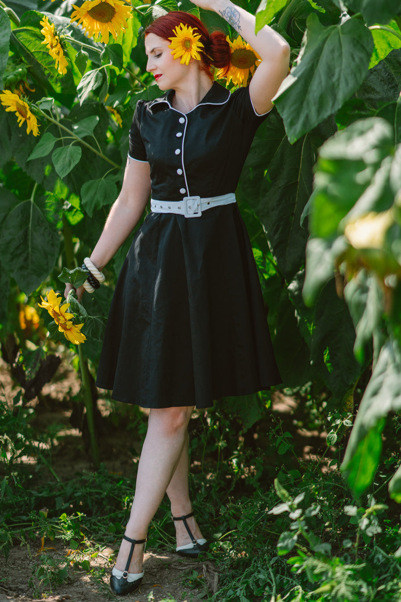 Penelope Retro Diner Dress in Black/White