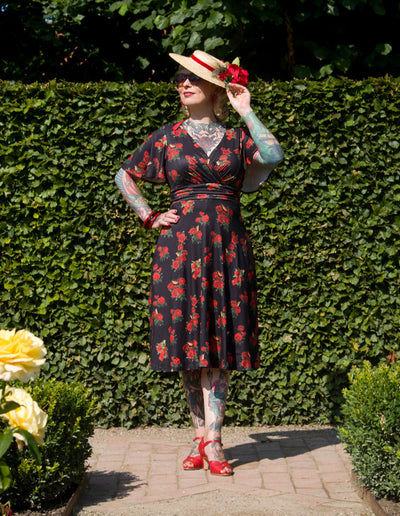 EU STOCK Donna Cross Over Bust Flared Dress in Red Roses & Bird Print