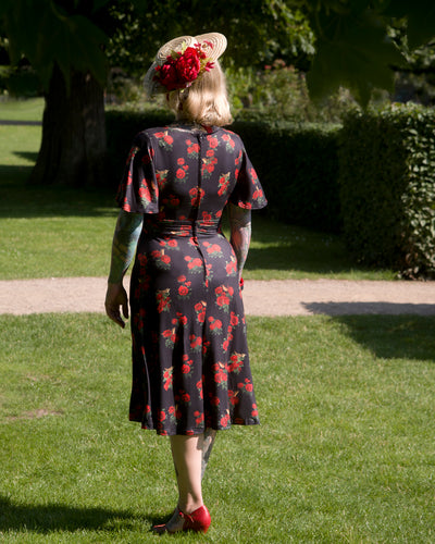 EU STOCK Donna Cross Over Bust Flared Dress in Red Roses & Bird Print