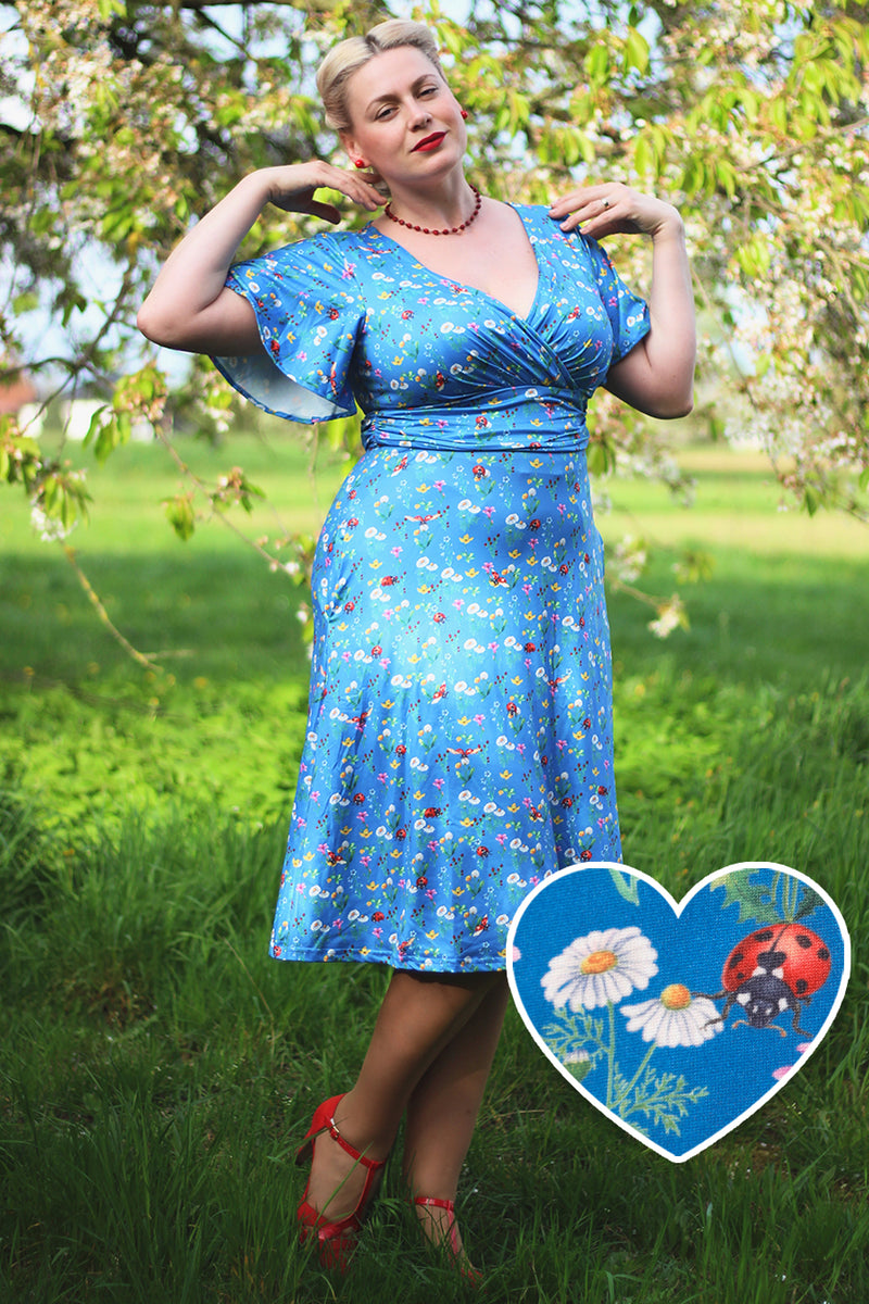 EU STOCK Donna Petal Sleeved Dress in Blue Garden & Ladybug Print