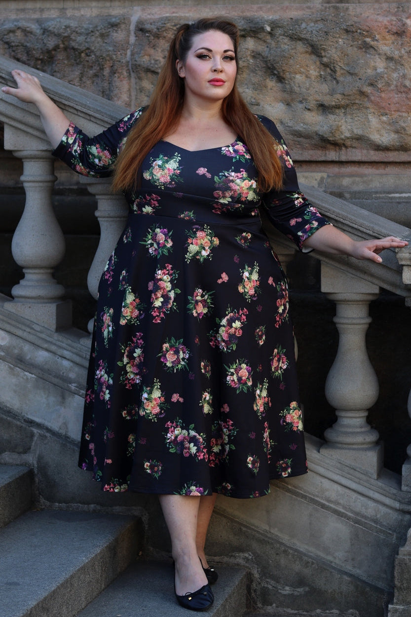 Scarlette Long-Sleeved Stretchy Dress in Black with Floral Print