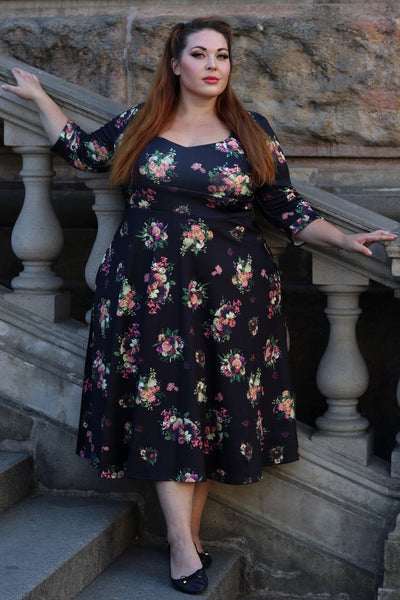 Scarlette Long-Sleeved Stretchy Dress in Black with Floral Print