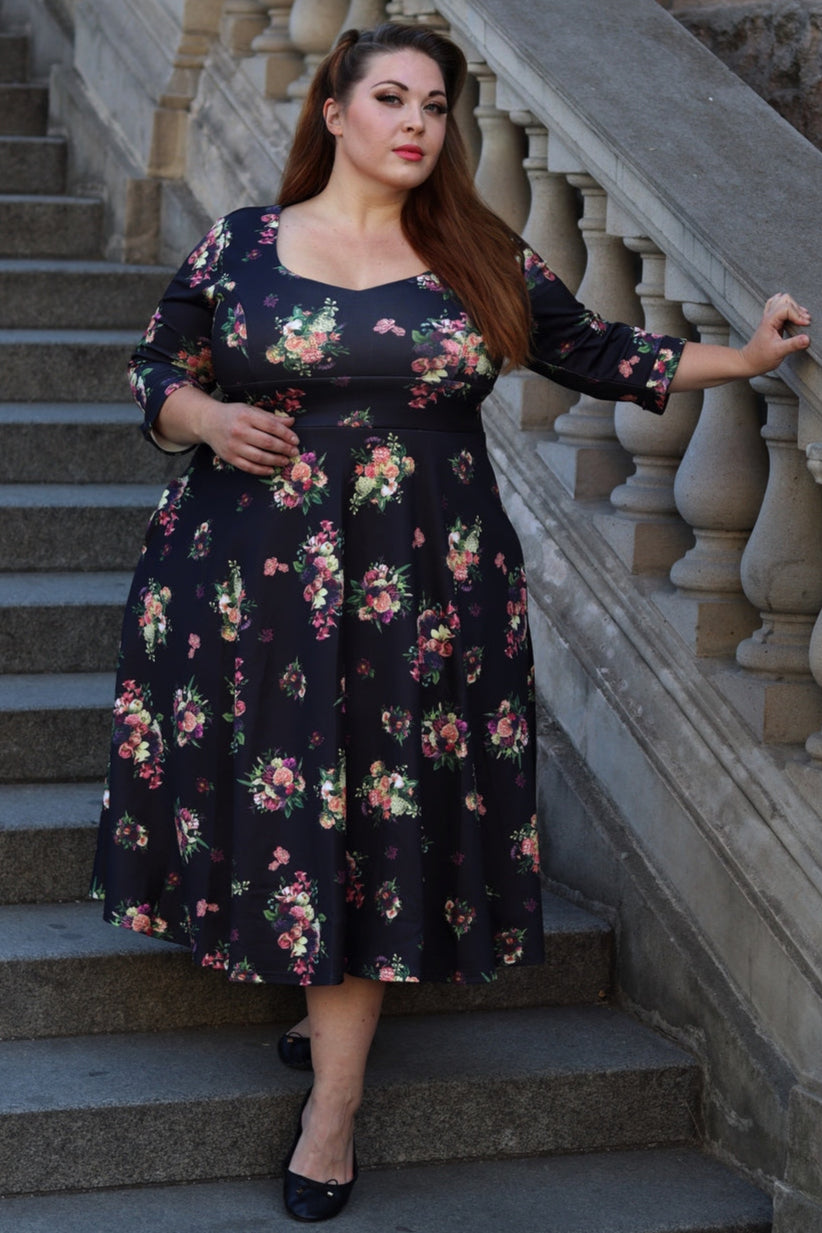 Scarlette Long-Sleeved Stretchy Dress in Black with Floral Print