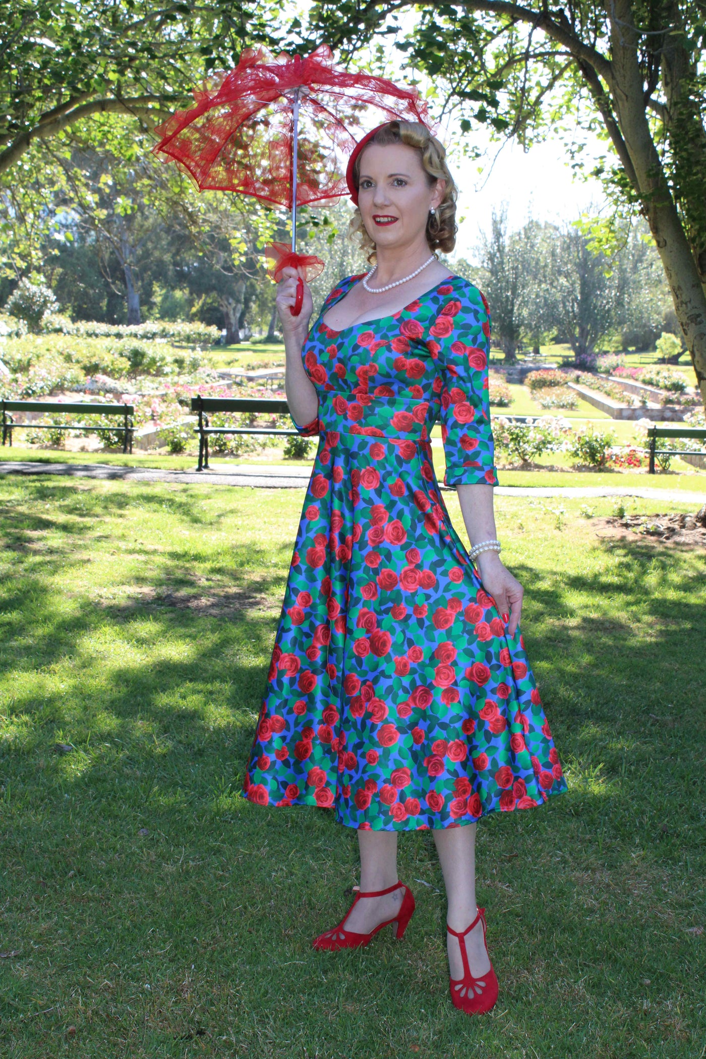 Scarlette Long Sleeves Stretchy Dress in Royal Blue & Red Roses Print