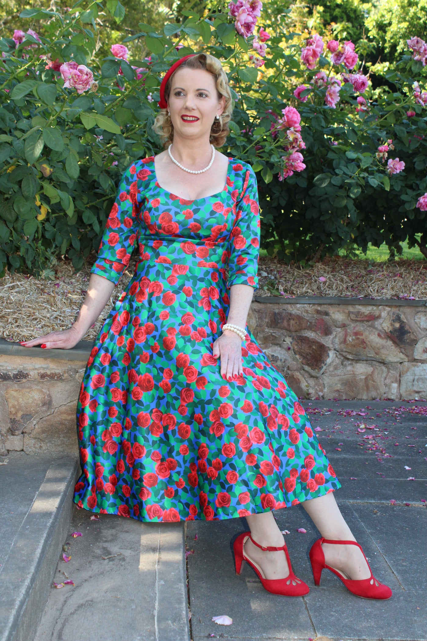Scarlette Long Sleeves Stretchy Dress in Royal Blue & Red Roses Print