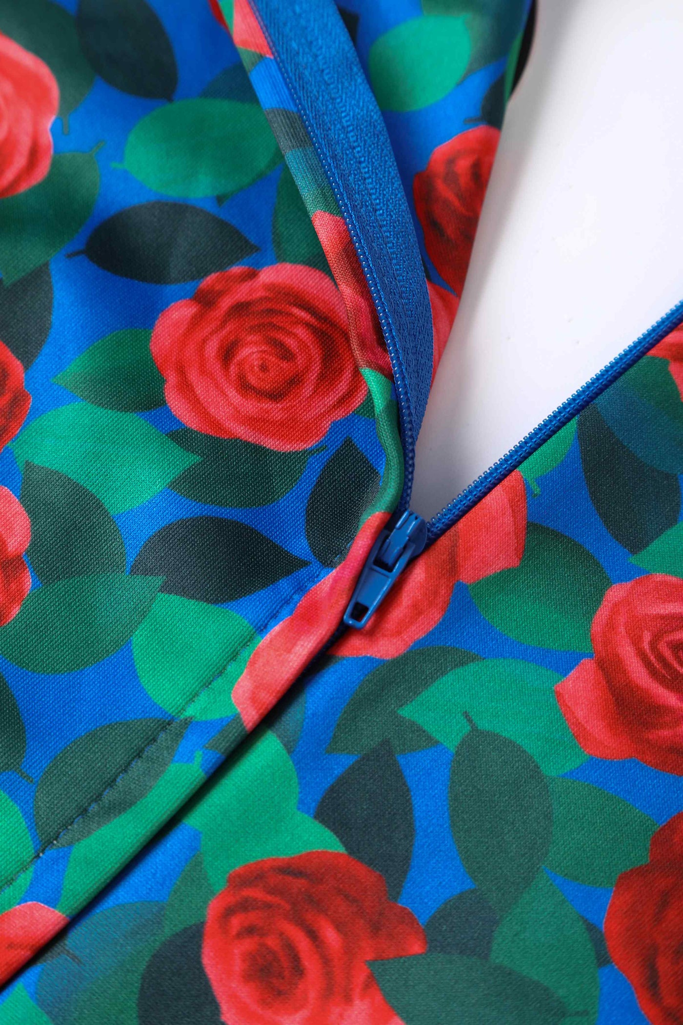 Scarlette Long Sleeves Stretchy Dress in Royal Blue & Red Roses Print