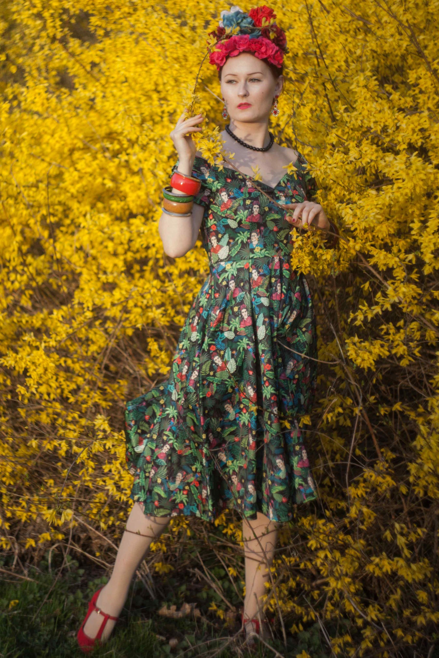 Lily Retro Off Shoulder Frida Kahlo Black Tropical Leaves Swing Dress
