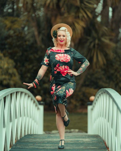 EU STOCK Valerie Fitted Off-the-Shoulder Vintage Dress in Black Forest Print