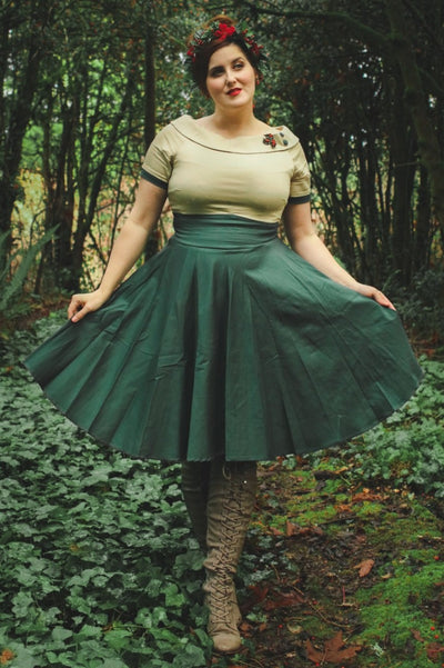 Woman's Retro Full Circle Swing Dress in Beige/Dark Green