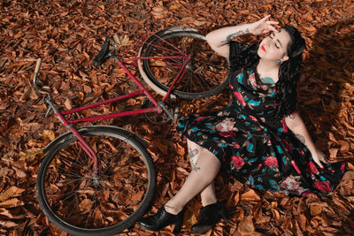 Woman's Retro Floral Roses Swing Dress in Black