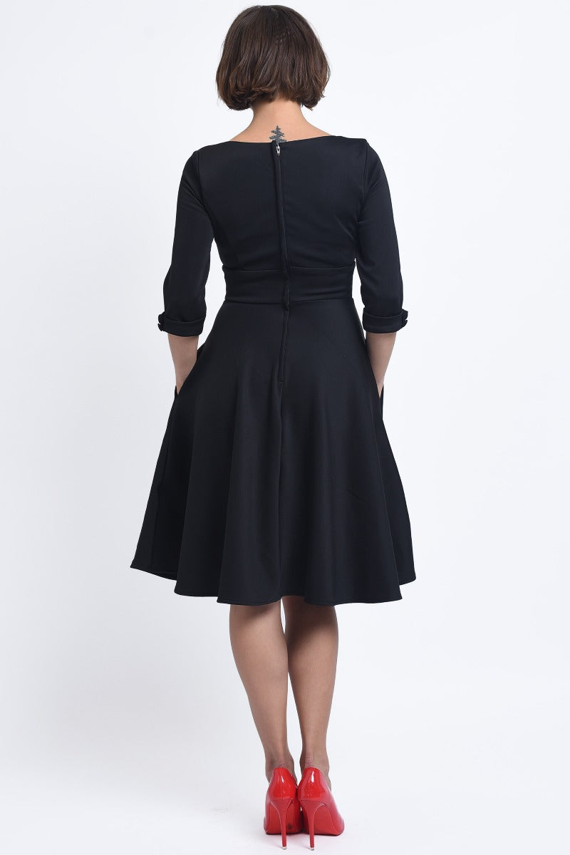 Scarlette Sweetheart Neckline Long-Sleeved Stretchy Tea Dress Black