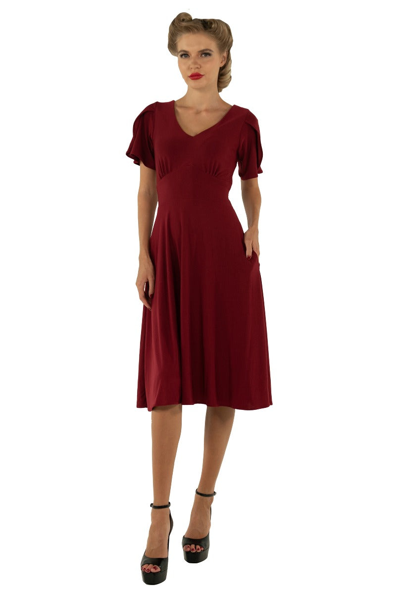 Claire Swing Dress With Short Sleeves in Red