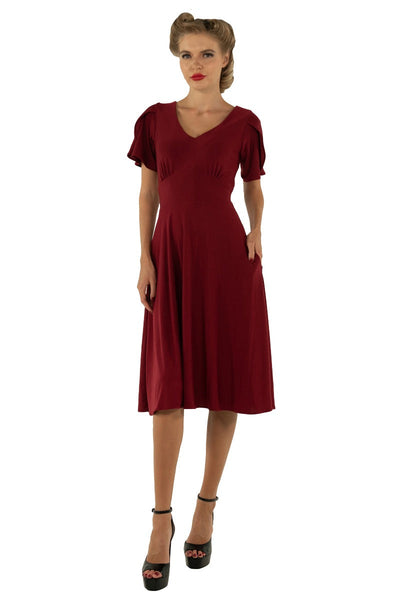 Claire Swing Dress With Short Sleeves in Red